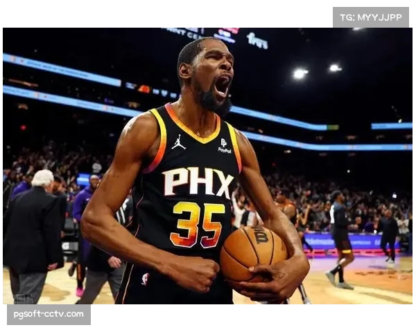 伤情更新:杜兰特、布克参加球队完整训练,有望复出 伤情更新:杜兰特、布克参加球队完整训练,有望复出